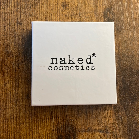 Naked Cosmetics Pressed Pigments Eye Shadow - Picture 1 of 3